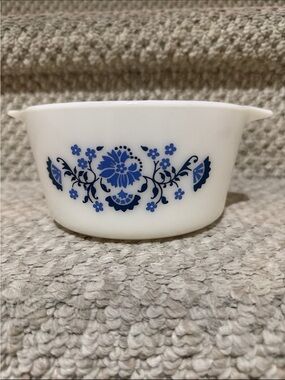Pyrex Willow Blue Old Town Onion